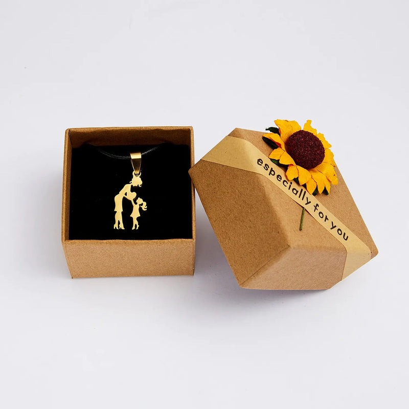 Mama Pendant Necklace